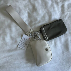 🆕 Lululemon Dual Pouch Wristlet - Gray Sage/White Opal